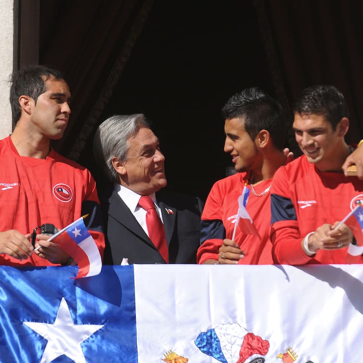 Vidal postula a un excompañero en La Roja como futuro Ministro del Deporte del gobierno de Kast