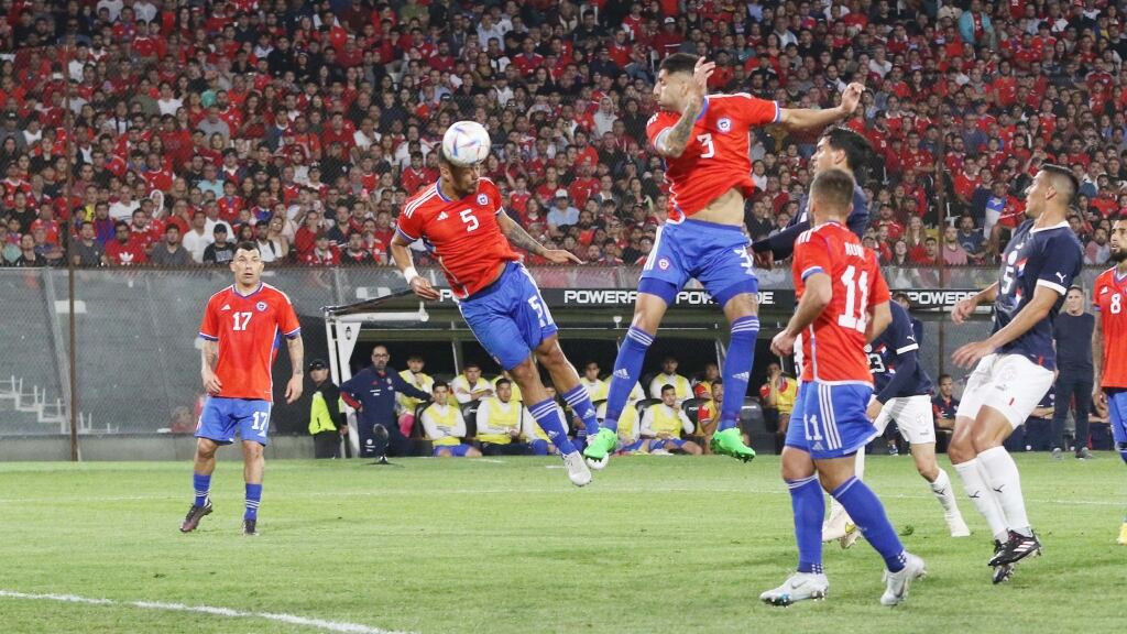 Paulo Díaz estará un mes fuera de las canchas y no podrá defender a Chile en el inicio de las clasificatorias al Mundial 2026