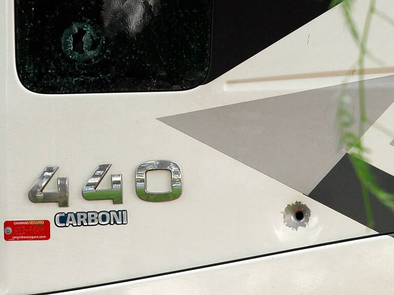 Conductor de camión en riesgo vital tras ataque armado en región de La Araucanía