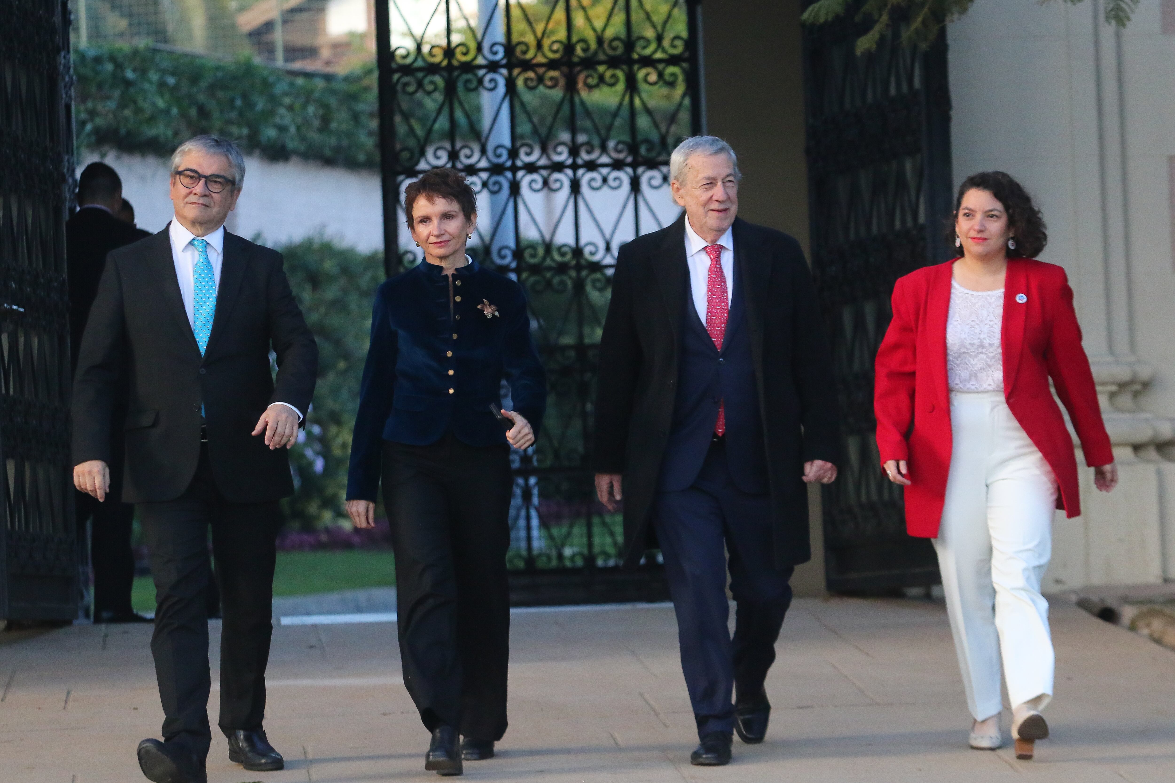 01 de Junio 2024/VIÑA DEL MARMinistros llegan a Cerro Castillo, antes de la Fotografía Oficial del presidente Gabriel Boric con sus ministros, previo a la cuenta publica en el Congreso Nacional.FOTO: YVO SALINAS/AGENCIA UNO