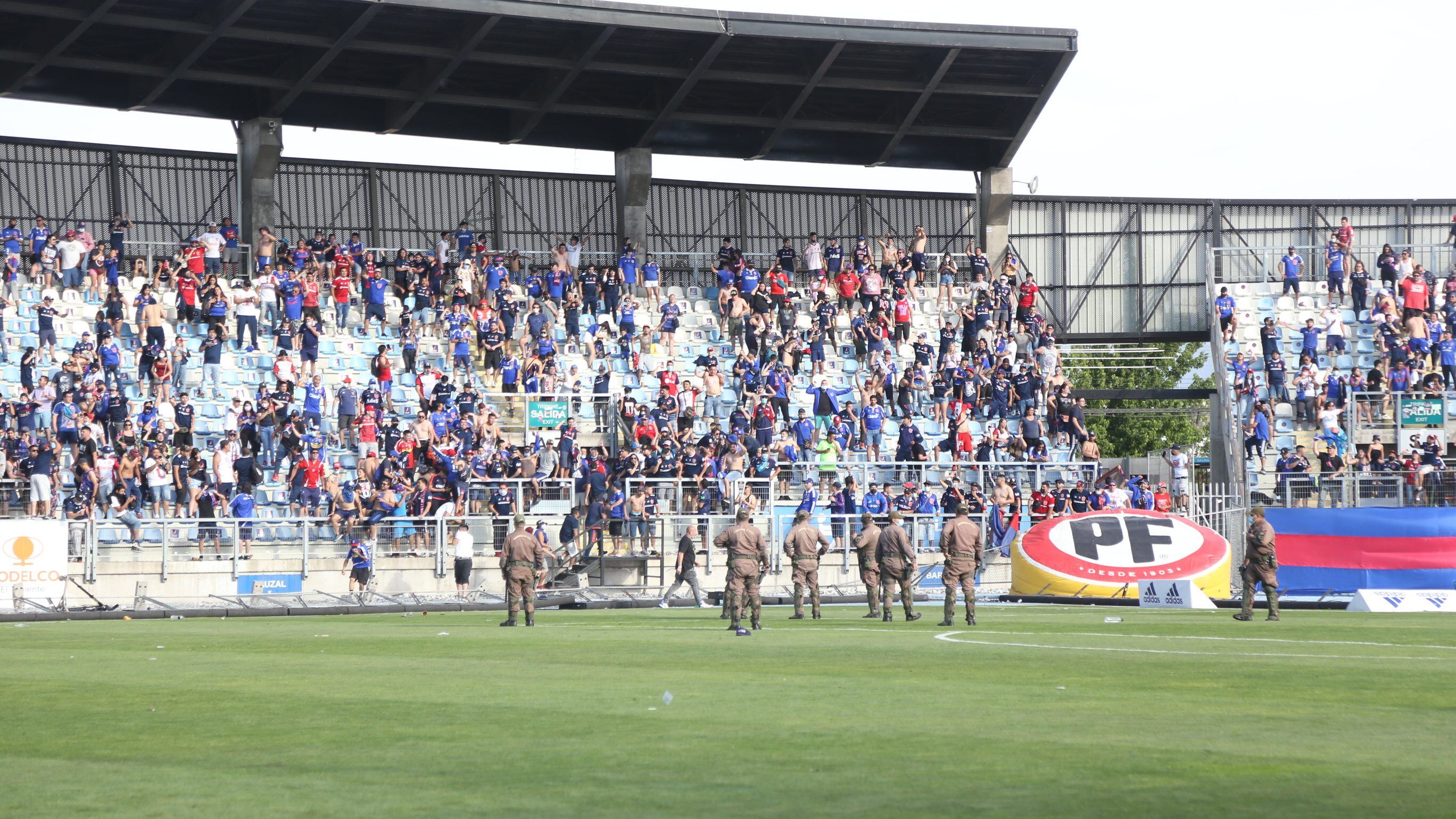 "Mi hijo se puso a llorar": hinchas de la "U" tras la derrota frente a Curicó