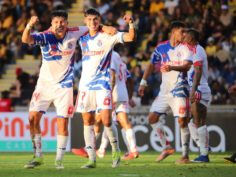 La U supera su peor semana y deja atrás la “era Meneghini” al ganarle de visita al campeón vigente del fútbol chileno