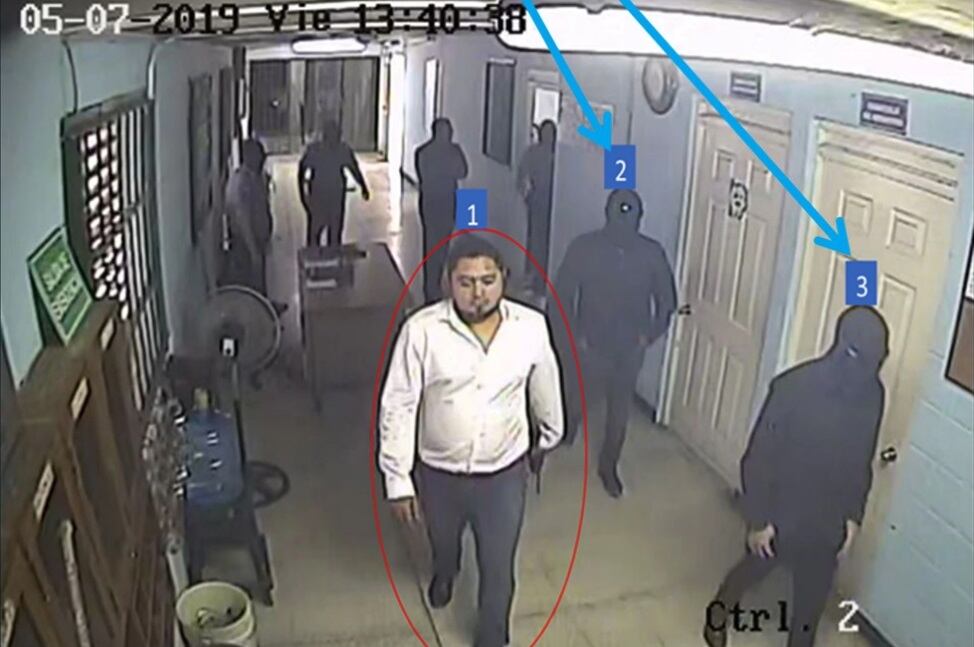 Imagen del vínculo entre funcionarios del gobierno de El Salvador con bandas