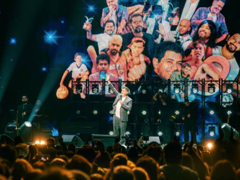 Fue ovacionado en el Movistar Arena: Pedro Ruminot triunfó con ácida rutina que incluyó broma a Sergio Freire y su infidelidad a Maly Jorquiera