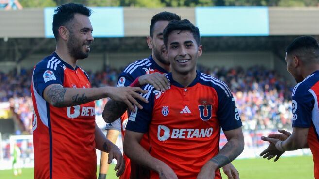 U de Chile logra gran triunfo ante Huachipato y escala a la cima de la tabla
