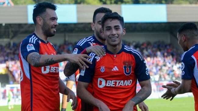 U de Chile logra gran triunfo ante Huachipato y escala a la cima de la tabla