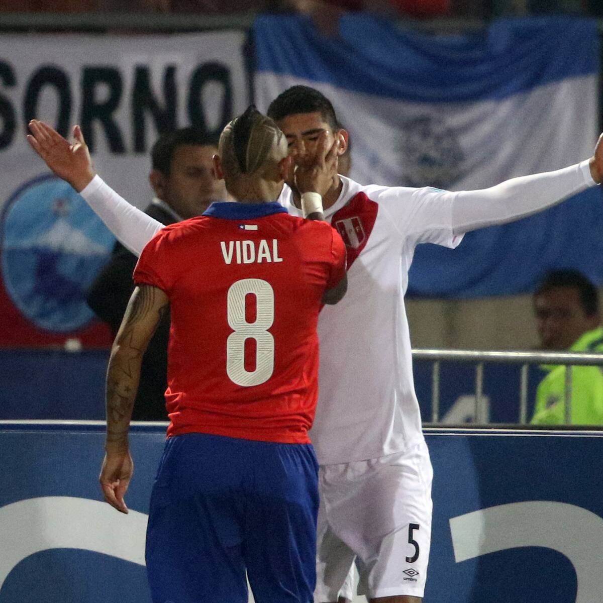 “Ya pasaron 10 años...”: El día en que nació la rivalidad entre Carlos Zambrano y Arturo Vidal