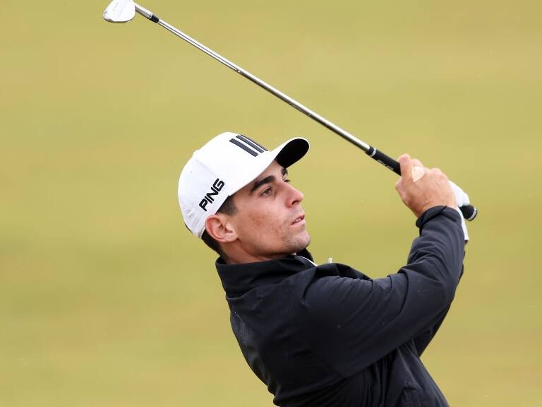 Joaquín Niemann avanza en un viernes difícil y supera el corte en The Open