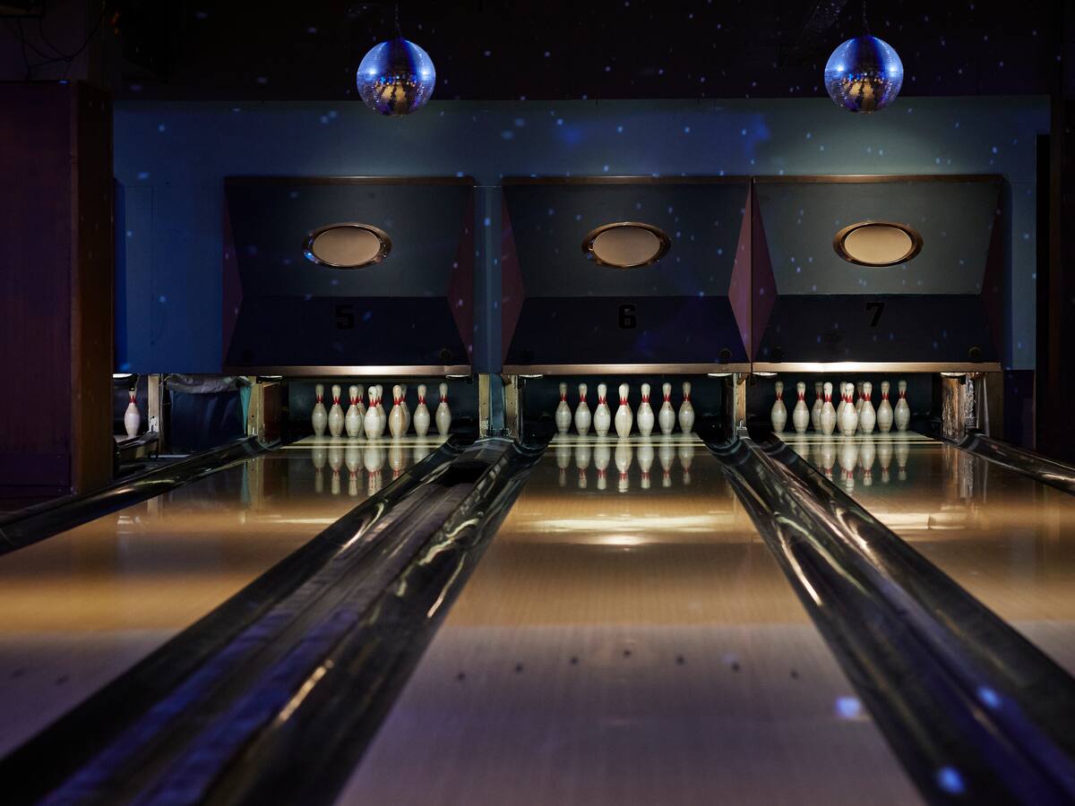 Revisa algunos lugares para jugar bowling en Santiago: direcciones y precios
