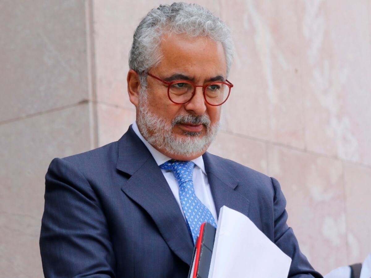 Una abultada billetera: revelan multimillonarios depósitos que registra Luis Hermosilla en su cuenta bancaria entre 2021 y 2023