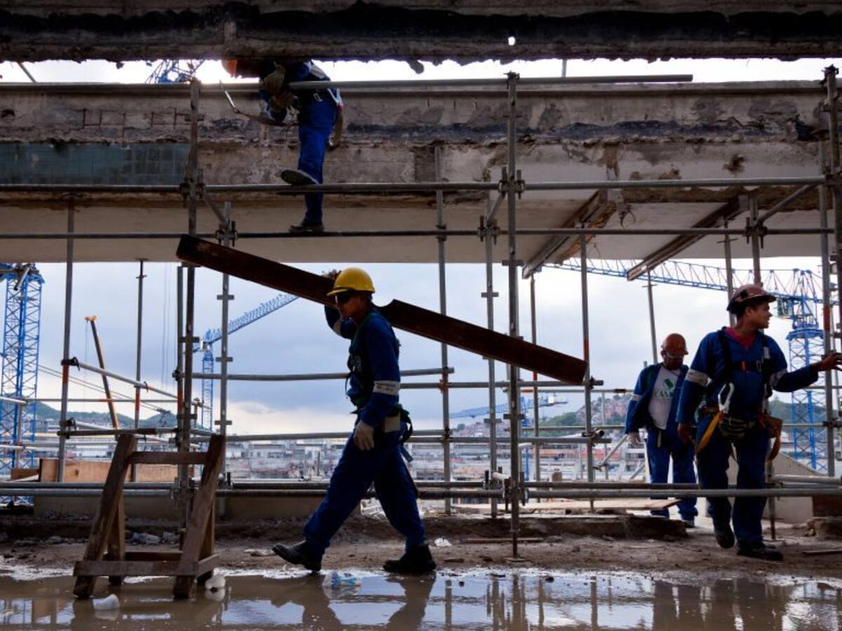 Terminó la licitación de la empresa: ¿pueden dejarte sin trabajo y sin finiquito?