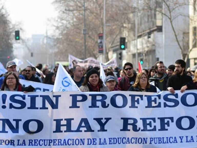 Oficialmente se depuso el paro nacional de docentes con 67,37% de votos a favor