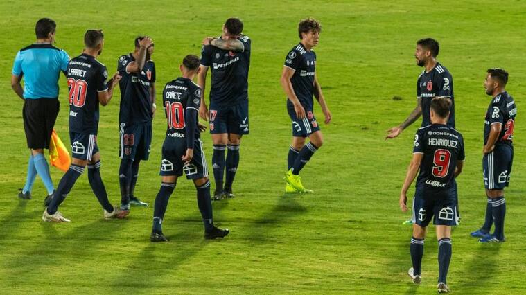 10 DE MARZO DE 2021/SANTIAGOUniversidad de Chile al terminar el primer tiempo, durante el partido de ida valido por la fase dos de la Copa Libertadores 2021, entre Universidad de Chile y San Lorenzo, disputado en el Estadio Nacional.
FOTO: SEBASTIAN ORIA/AGENCIAUNO