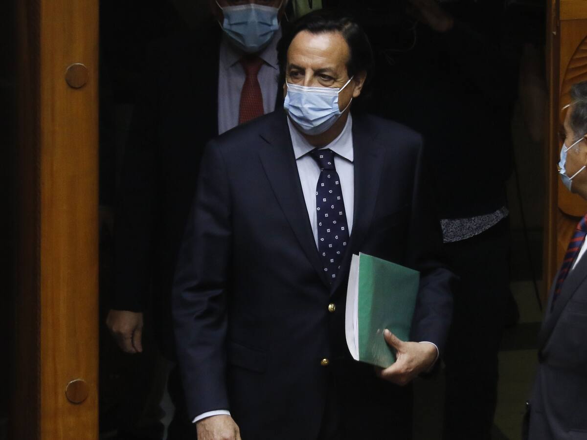 Senado revisa y vota este lunes la acusación constitucional contra exministro Víctor Pérez