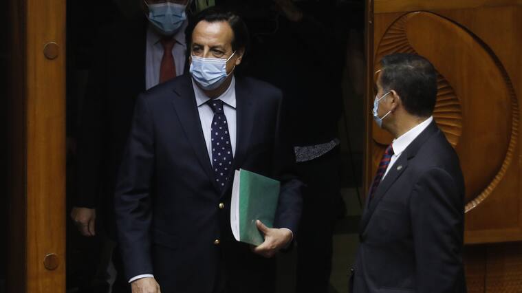 Senado revisa y vota este lunes acusación constitucional contra exministro Víctor Pérez
