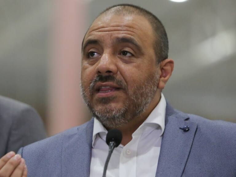 Ministro de Educación descarta vacantes en liceos emblemáticos de Santiago: «La matrícula está completa»
