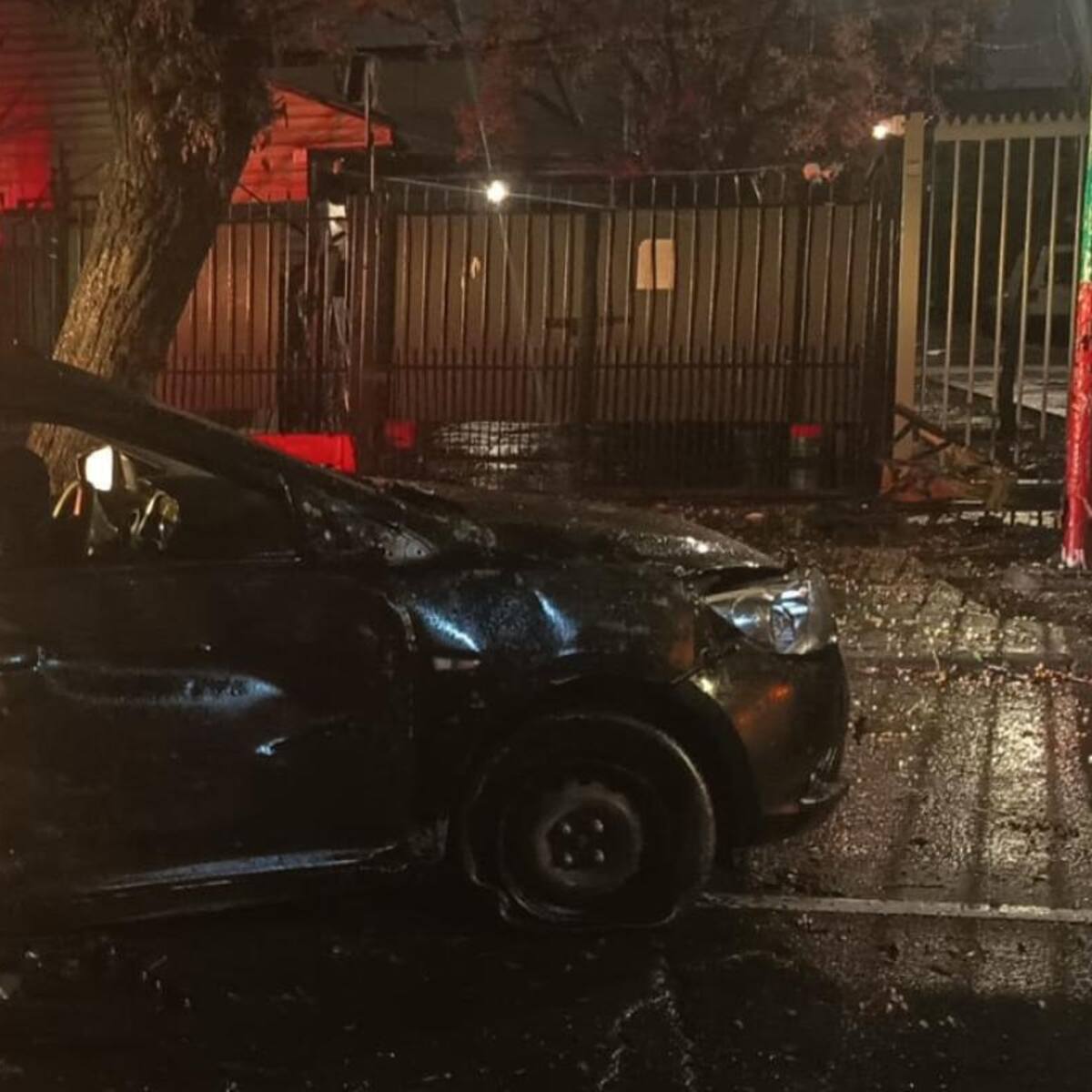 Persecución termina con choque y dos detenidos tras violento robo de vehículo en Cerro Navia