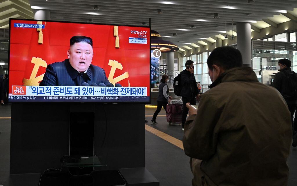 La televisión surcoreana transmite un discurso de Kim Jong-Un