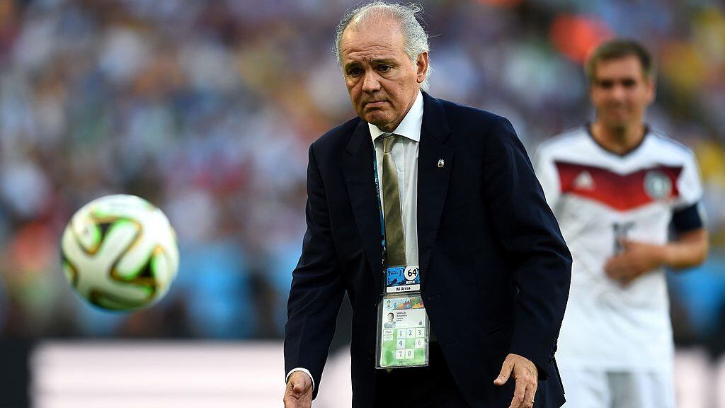 RIO DE JANEIRO, BRAZIL - JULY 13: Head coach Alejandro Sabella of Argentina gathers the ball during the 2014 FIFA World Cup Brazil Final match between Germany and Argentina at Maracana on July 13, 2014 in Rio de Janeiro, Brazil. (Photo by Mike Hewitt - FIFA/FIFA via Getty Images)