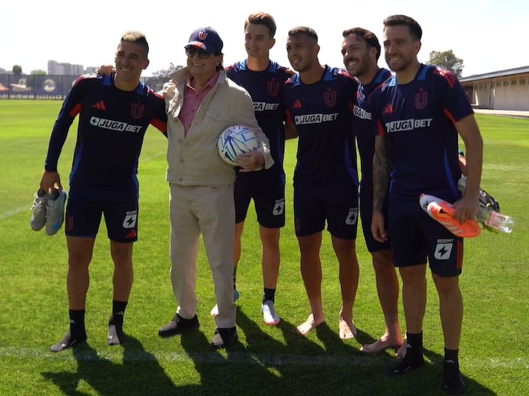 “La U me llegó al corazón, no solo por el canto”: Dyango visita al plantel azul