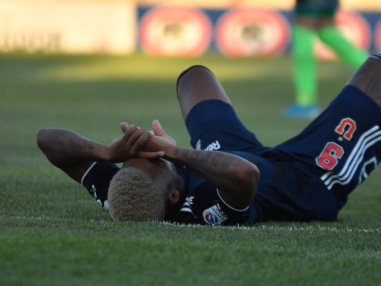 Un solo gol en nueve fechas: Los desastrosos números de la U que lo tienen peleando por no descender