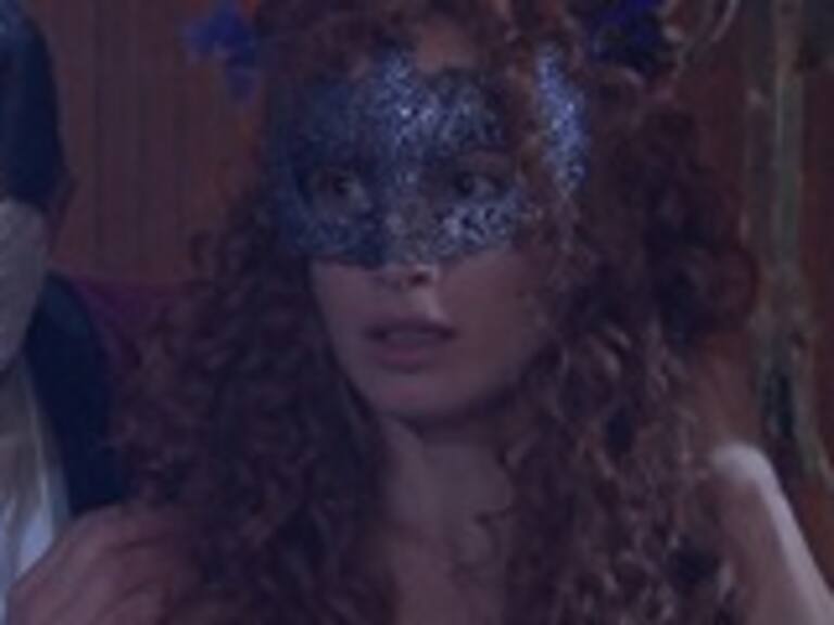 FOTOS Mane Swett debuta en «La Poseída» con osado desnudo