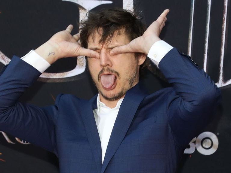 Pedro Pascal revela que se le infectaron los ojos por permitir que sus fans recrearan su muerte en «Game of Thrones»