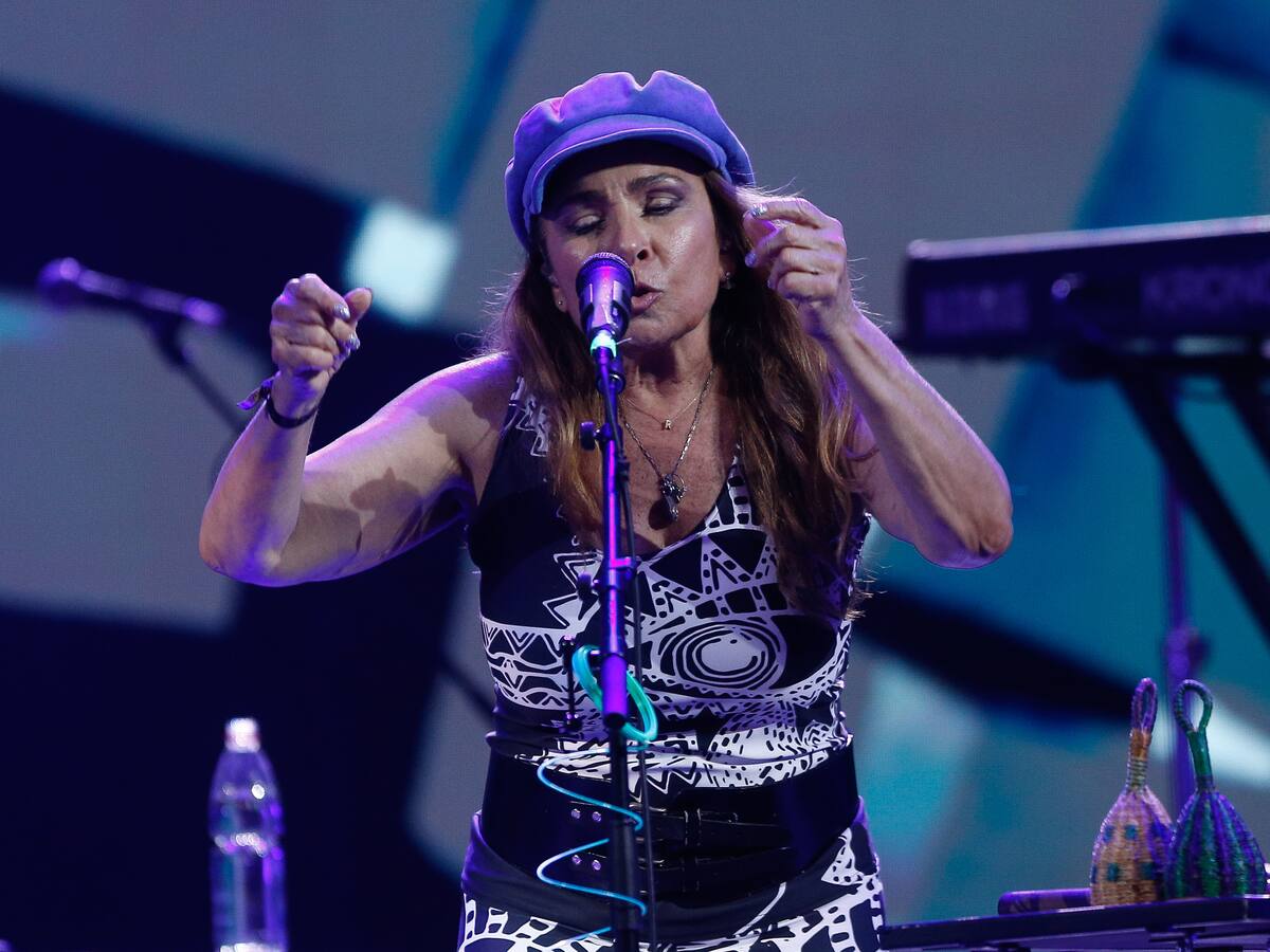 Men at work en el Festival de Viña 2024: quién es Cecilia Noël, la corista que se robó el show en la Quinta Vergara