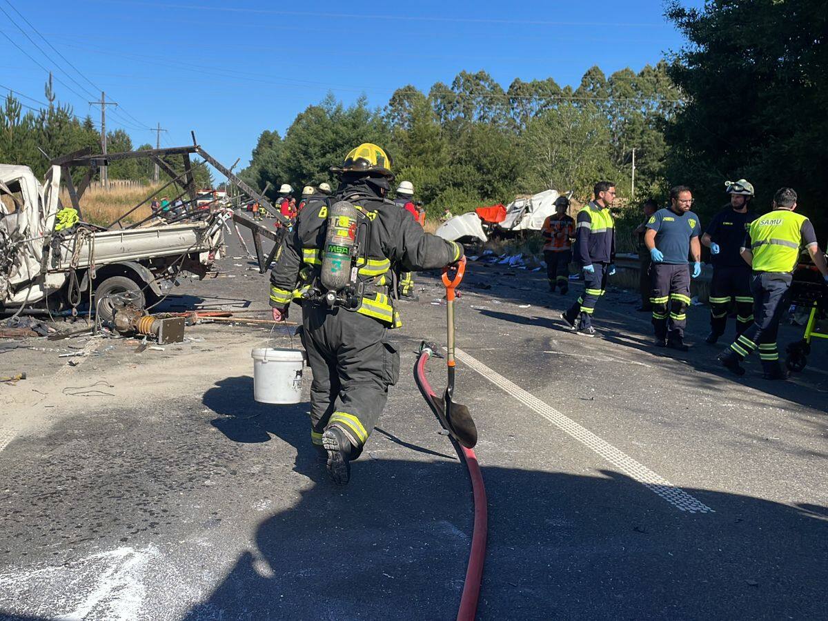 Fatal accidente en ruta Valdivia-Mariquina: tres personas resultan fallecidas tras colisión entre camión y vehículo