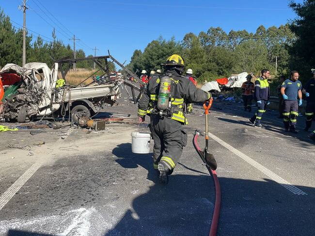 Fatal accidente en ruta Valdivia-Mariquina: tres personas resultan fallecidas tras colisión entre camión y vehículo
