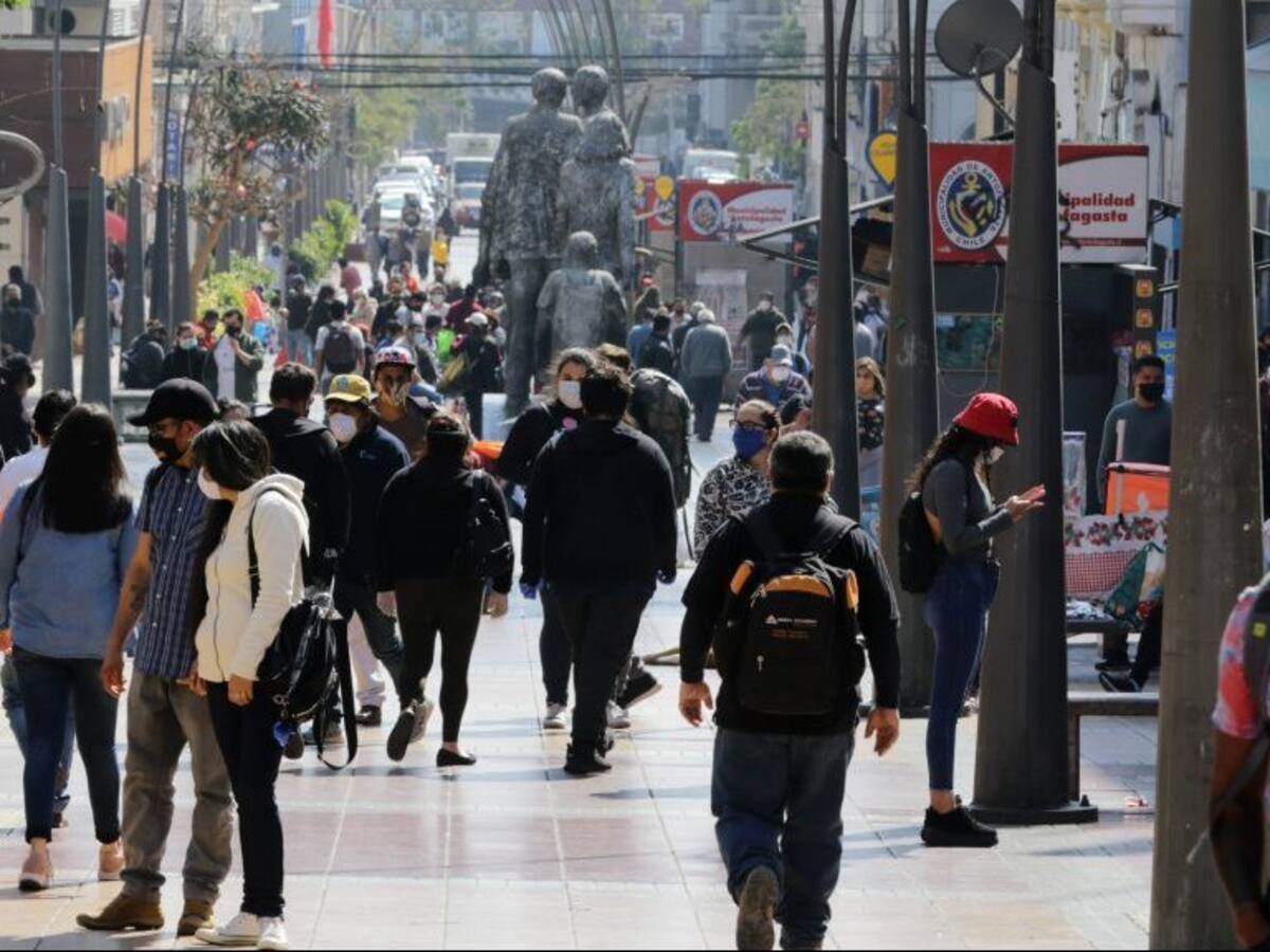 Antofagasta sigue liderando lista de comunas con más casos activos en el país según el último informe epidemiológico