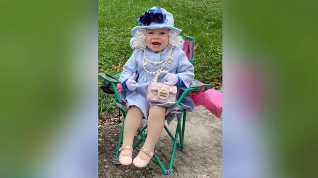Niña se disfrazó de la Reina Isabel