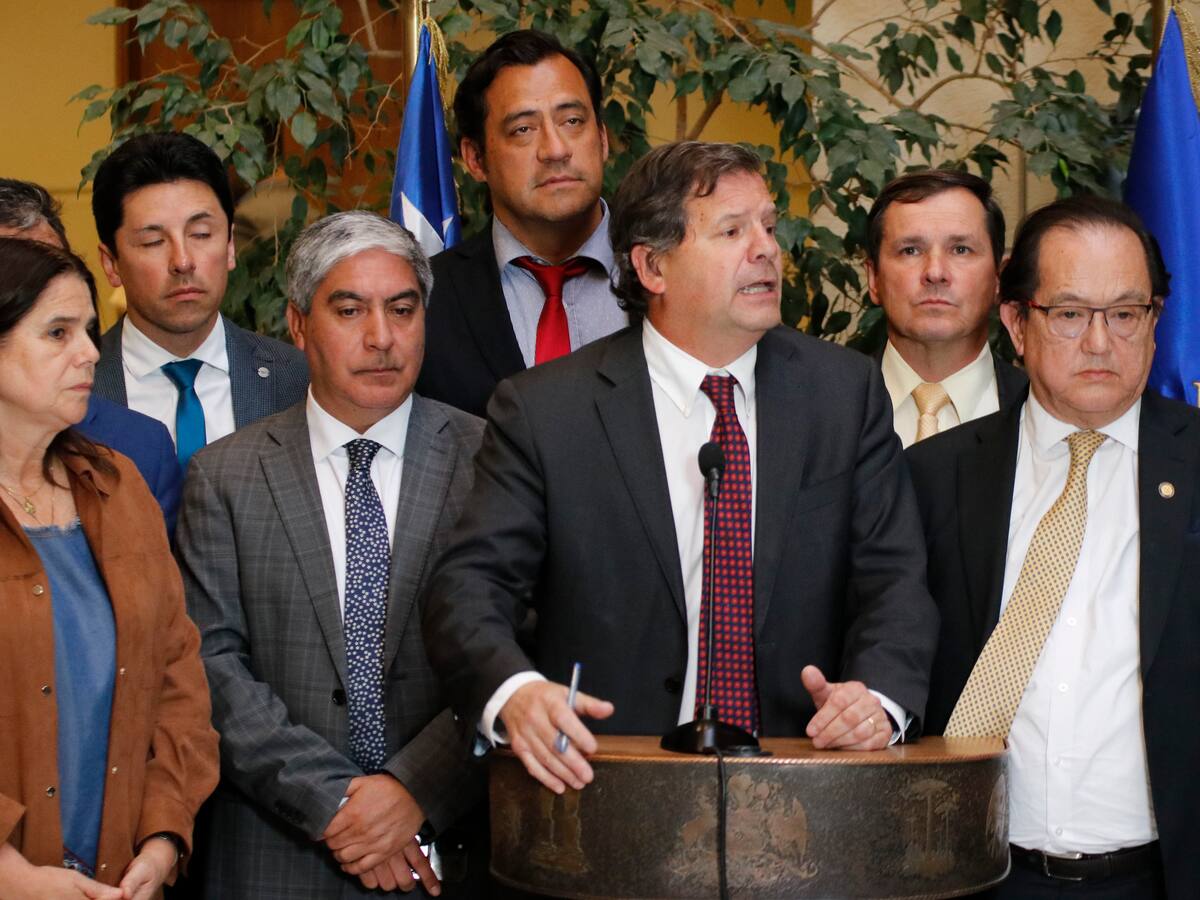 Oposición pide a Contraloría investigar asado en Cerro Castillo: “De qué manera un Comité oficial del Gobierno puede devenir en una actividad social”