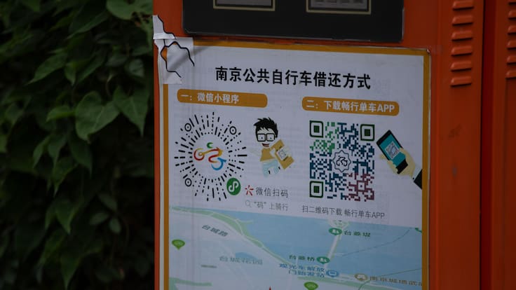 Del efectivo al celular: cómo China convirtió la digitalización en parte de la vida cotidiana y qué tan cerca está Chile de ese modelo