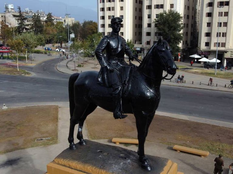 Regresa monumento a Baquedano a Plaza Italia: estará acompañado por una escultura de Gabriela Mistral