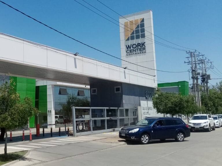 Registran violento robo a bodegas de celulares en Renca: trabajador fue atropellado por ladrones durante su huida