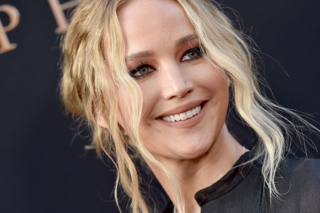 Jennifer Lawrence dejó ver su guatita de embarazada en marcha por el aborto libre | Getty Images