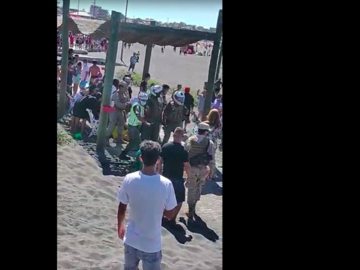 Funcionarios de Carabineros fueron agredidos en playa de Pichilemu mientras realizaban fiscalización