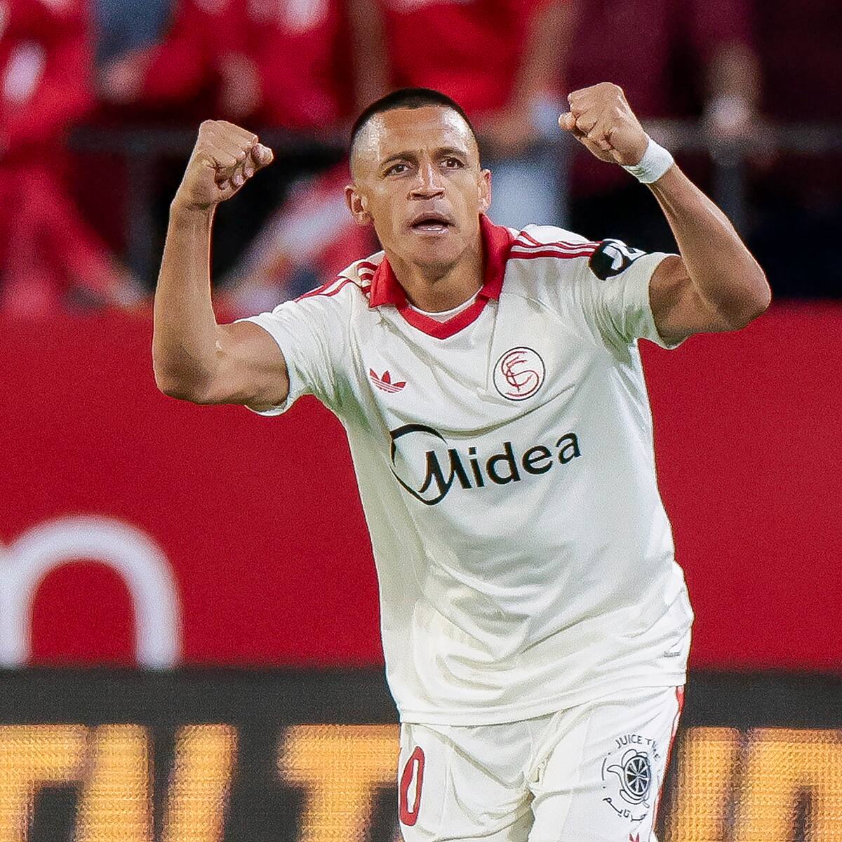 Alexis Sánchez vuelve a brillar y el DT del Sevilla sorprende con este mensaje para el chileno
