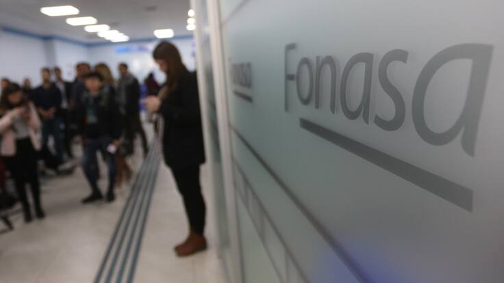 Tras problemas en su sistema informático: ¿Funcionan las sucursales de FONASA hoy viernes?