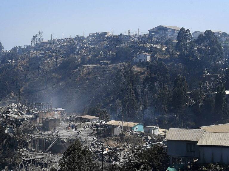Ministro de Obras Públicas por emergencia en Viña del Mar: «El incendio ha sido contenido»