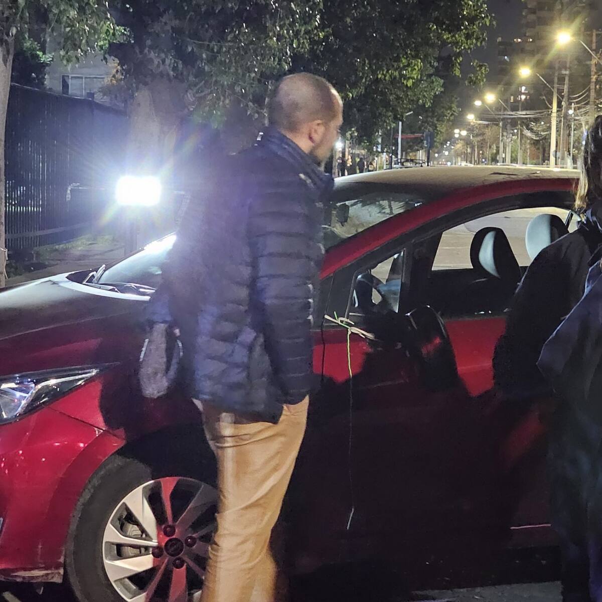 Desconocidos disparan contra ocupantes de un auto en San Joaquín: dos hombres resultaron heridos