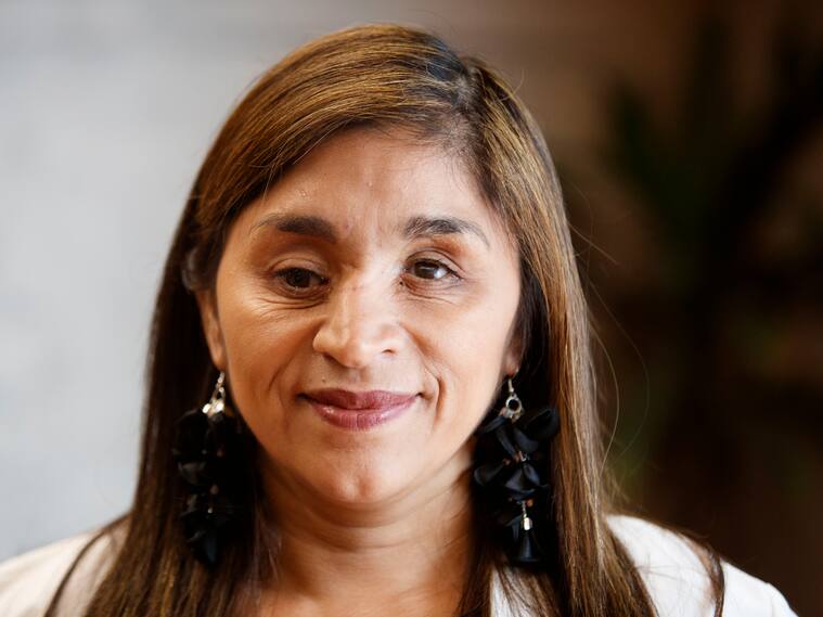 29 de febrero 2024 / SANTIAGO
La senadora Fabiola Campillai, junto a su abogado Nelson Rocco, asisten a la audiencia de acción penal pública contra la imputada Cynthia Ormeño Cordero quien a través de redes sociales levantó una campaña de desprestigio y calumnias contra la senadora.
FRANCISCO PAREDES / AGENCIA UNO