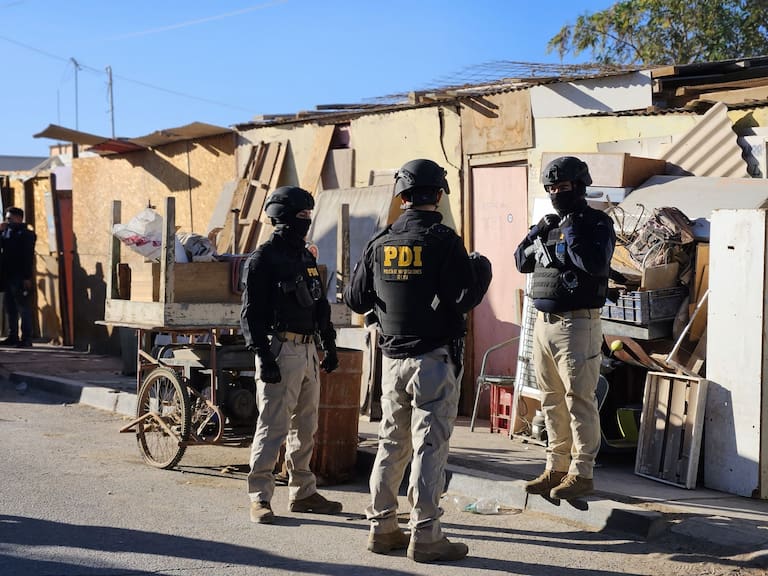 Más de 70 casas allanadas: qué se sabe del operativo policial en Alto Hospicio y Pozo Almonte