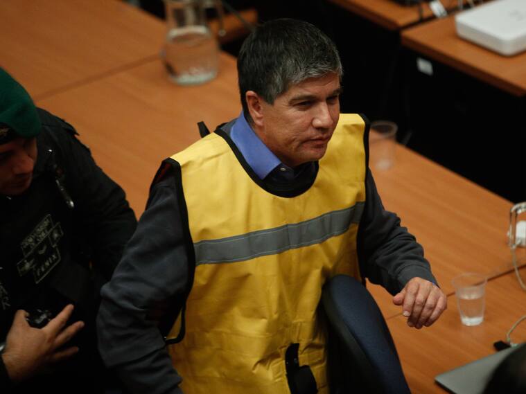 02 DE ABRIL DE 2025 / SANTIAGO
Se mantiene en prisión preventiva Manuel Monsalve luego que el tribunal indicara que existe peligro de fuga
FOTO: DIEGO MARTIN / AGENCIAUNO