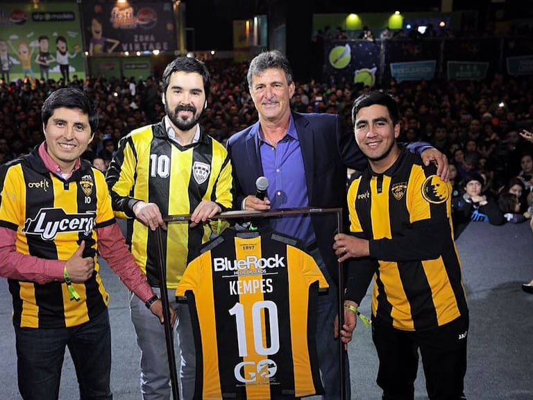 Kempes tuvo que explicar sus dichos entre Arturo Fernández Vial y Deportes Concepción