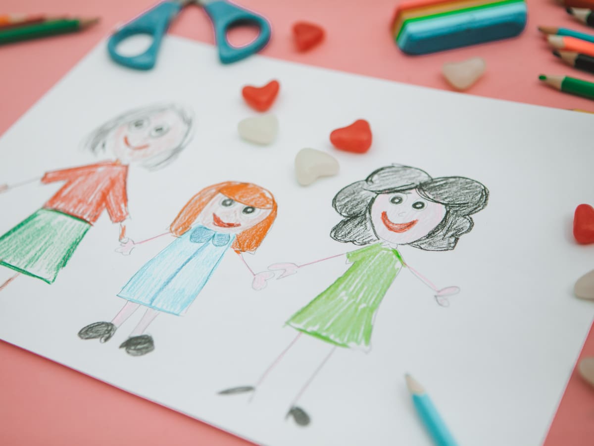Qué dice la psicología sobre quienes guardan objetos de la infancia de sus hijos durante años