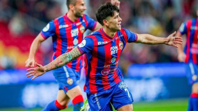Víctor Dávila celebra su convocatoria a La Roja anotando por primera vez con el CSKA Moscú
