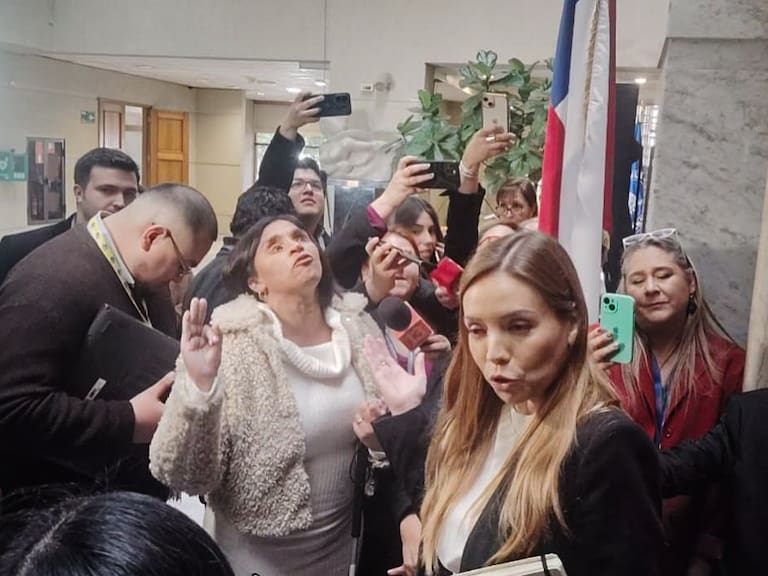Tenso intercambio protagonizado por las senadoras Fabiola Campillai y Camila Flores