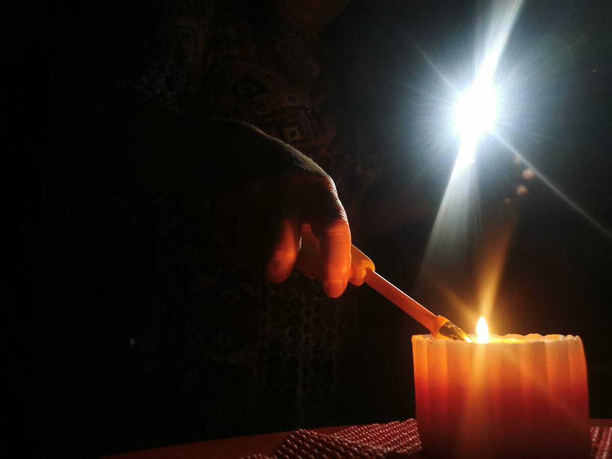 “La sensación de abandono es total”: el desesperado relato de los afectados por los extensos cortes de luz en Chile tras sistema frontal
